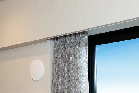 カーテンボックス